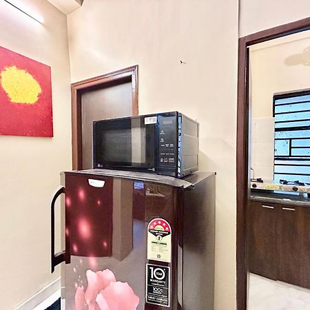 Cozy 2Bhk Apt Near Ruby Hospital & Em Bypass Kolkata Exterior photo