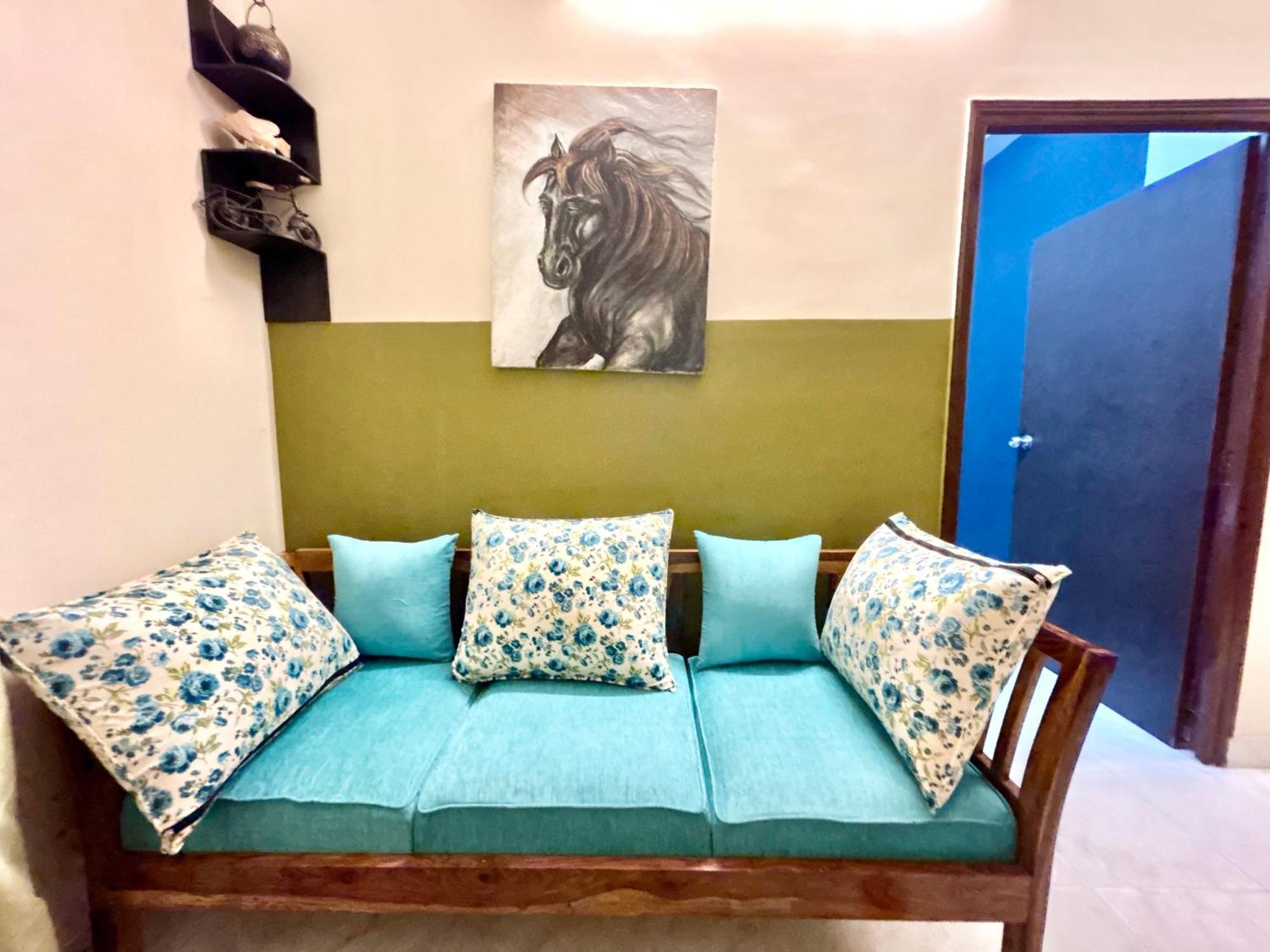 Cozy 2Bhk Apt Near Ruby Hospital & Em Bypass Kolkata Exterior photo